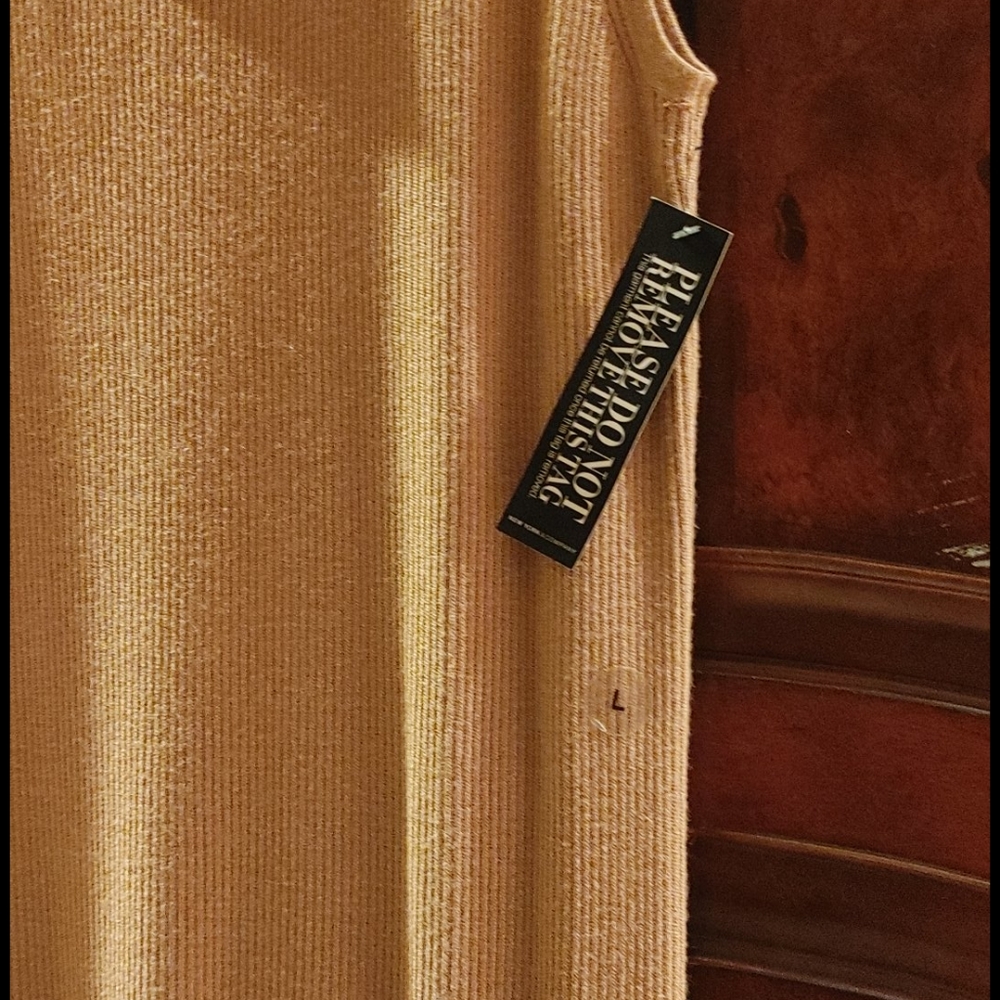 Dress - Picture 3 of 3